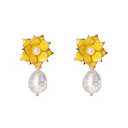 ( yellow) Pearl earri...