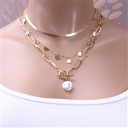 ( Gold  necklace)occi...