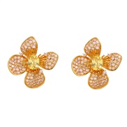 ( Gold)bronze earring...