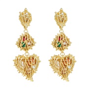 ( Gold)medium earring...