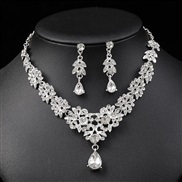 ( White K)occidental style exaggerating retro necklace set woman clavicle chain head