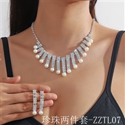 (Pearl  Two piece suit ZZTL 7)  claw chain series Pearl Rhinestone necklace earrings set  banquet necklace