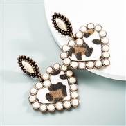 ( white)trend earring...