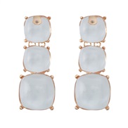 ( white)earrings exag...