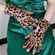 ( khaki)fashion leopard imitate leather wind glove woman autumn Winter velvet warm mitten