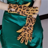 (Free Size )( yellow)fashion leopard imitate leather wind glove woman autumn Winter velvet warm mitten