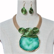 ( green)crystal penda...