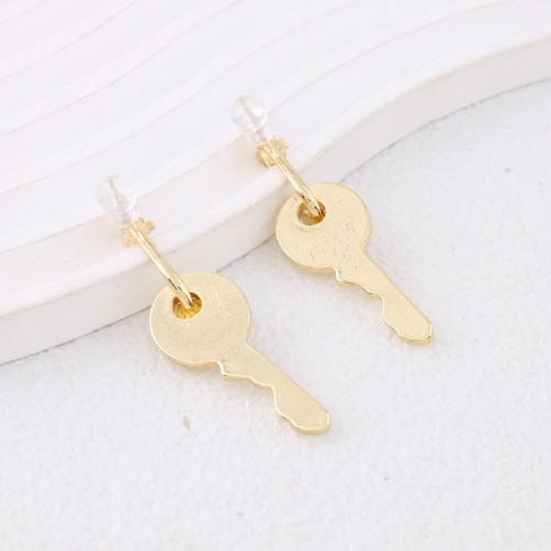 European and American minimalist key four wearing detachable earrings