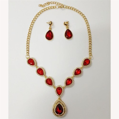 occidental style necklace