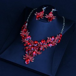 necklace woman personality three-dimensional flower crystal clavicle chain sam..