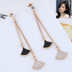 fine  Korean style fashion sweet triangle personality temperament ear stud