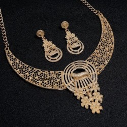occidental style exaggerating fashion brief hollow flowers pattern necklace ea..