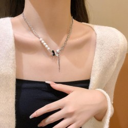  samll black zircon butterfly titanium steel necklace woman high temperament s..