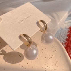 brief Pearl ear stud woman samll earrings retro wind
