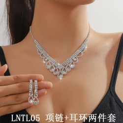   claw chain necklace earrings fully-jewelled Rhinestone set clavicle chain wo..