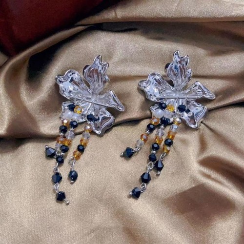 new medium retro wind romantic Metal flower tassel earrings high ear stud woman