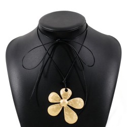  exaggerating pattern Irregular flowers love pendant necklace  temperament bel..
