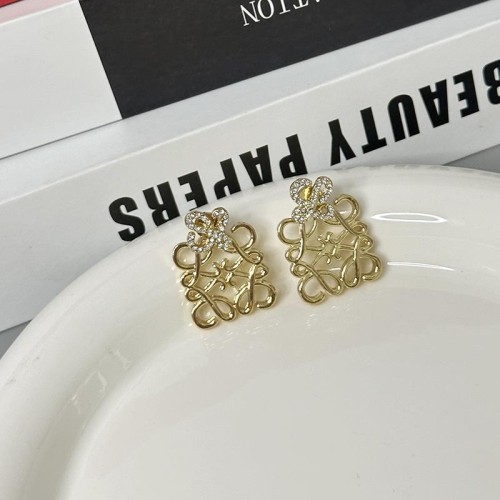  retro hollow carving three-dimensional diamond earrings temperament high ear stud