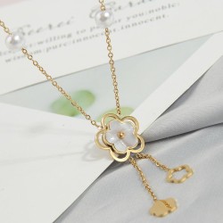 fine Korean style fashionOL flowers titanium steel personality woman necklace