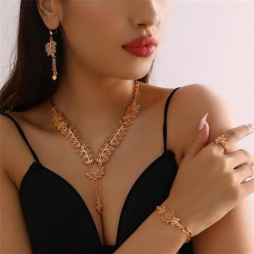 occidental style necklace bracelet ring ear stud set woman samll flowers
