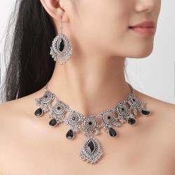 1 fashion retro noble wind retro hollow temperament exaggerating woman necklac..