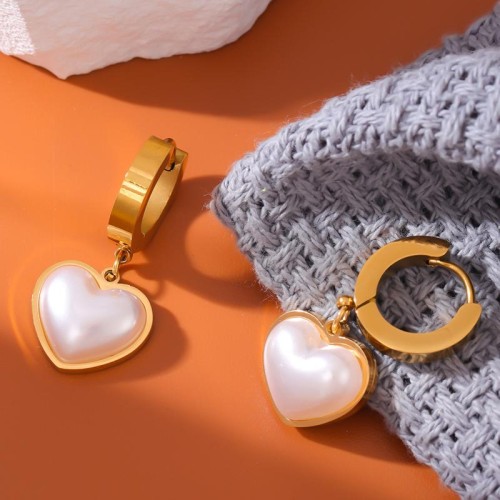 fashion concise Peach heart Pearl titanium steel temperament lady buckle earring