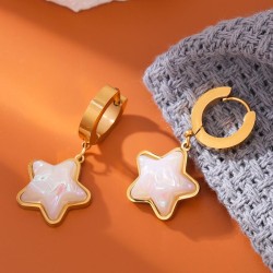 fashion concise Five-pointed star Pearl titanium steel temperament lady buckle..