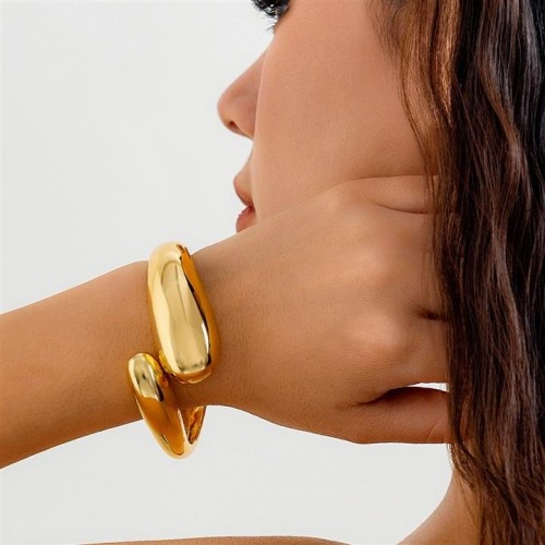occidental style Metal textured surface drop bangle fashion trendbracelet woman