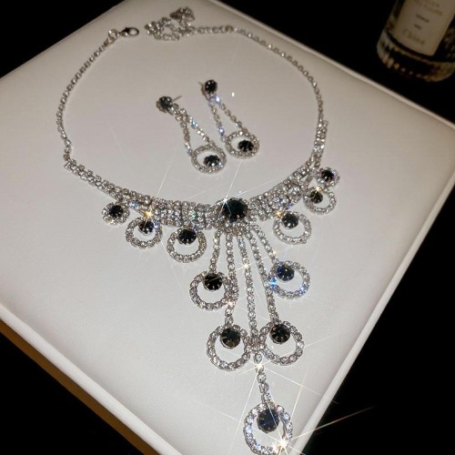 Round hollow diamond tassel necklace set occidental style high clavicle chain