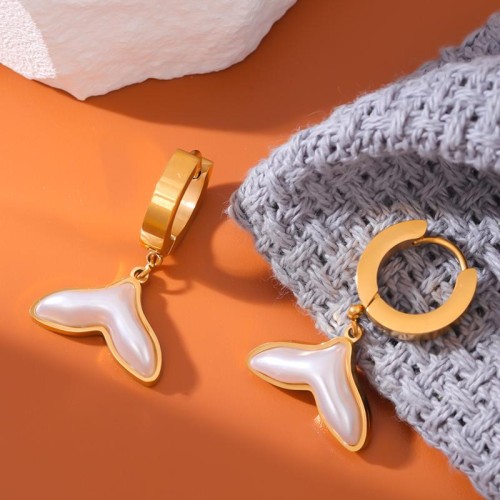 fashion concise Pearl titanium steel temperament lady buckle earring