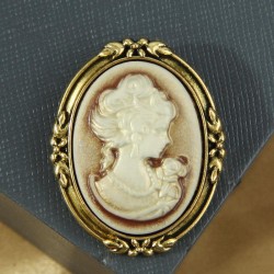 fashion retro medium noble wind temperament man woman personality brooch