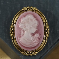 fashion retro medium noble wind temperament man woman personality brooch