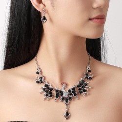 fashion medium noble wind shine peacock temperament exaggerating woman necklac..