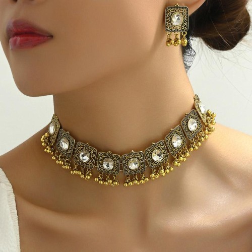 fashion medium retro noble wind three-dimensional temperament exaggerating woman necklace earrings woman set