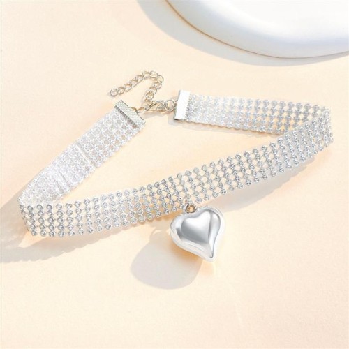 occidental style wind fine clavicle chain  Korean style temperament super sequin love pendant chain wom