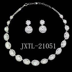   occidental style necklace earrings set  claw chain Rhinestone exaggerating a..