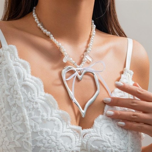 occidental style exaggerating Metal big love pendant necklace woman sweet temperament imitate Pearl bown