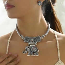 fashion medium noble wind retro samll temperament woman necklace set
