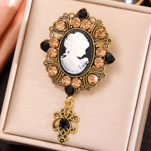 fashion retro medium noble wind flash diamond temperament man woman personality brooch