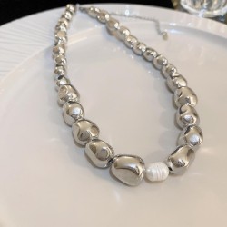  Metal wind Irregular Pearl necklace personality high temperament clavicle cha..