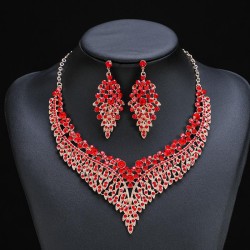 Alloy clavicle chain palace temperament occidental style retro exaggerating te..