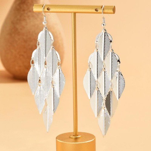 fashion concise Metal leaves temperament woman earrings