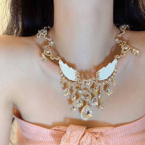 ~ temperament high samll butterfly necklace  personality all-Purpose clavicle chain