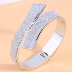 fashion concise personality woman bangle