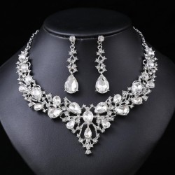 exaggerating retro necklace set woman luxurious crystal banquet clavicle chain