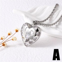 love Peach heart surface pendant necklace gilded heart-shaped zircon clavicle ..