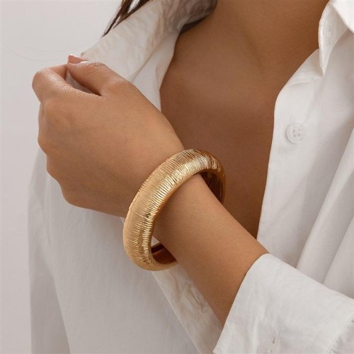 occidental style fashionbracelet Metal surface leaf bullet bangle  personality Irregular Stripe
