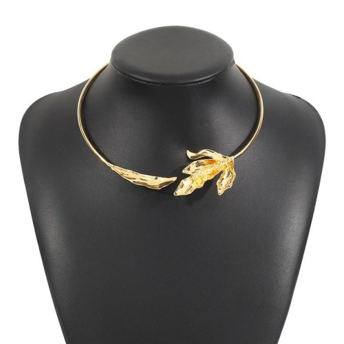 retro personality leaves necklace  occidental style chain opening Collar clavicle chain