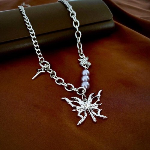 personality Metal butterfly diamond Pearl splice necklace occidental style samll temperamen