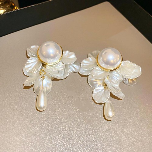 sweet Acrylic imitate flowers Pearl silver earrings fashion elegant temperament high Earri